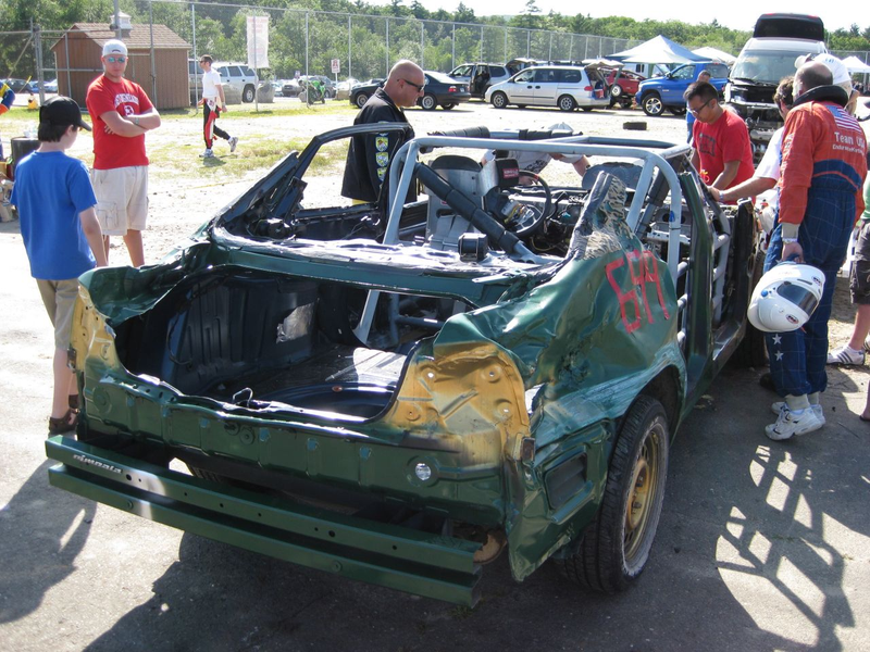Illustration for article titled The 24 Hours Of LeMons New England 2009 Über Gallery, Part 4